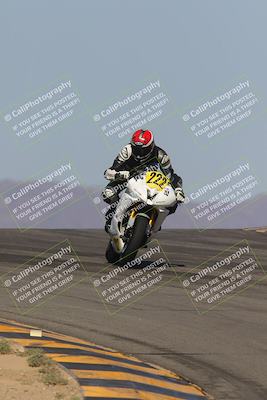 media/Oct-08-2023-CVMA (Sun) [[dbfe88ae3c]]/Race 3 Amateur Supersport Middleweight/